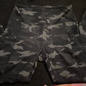 Balance Collection Dark Camouflage Leggings